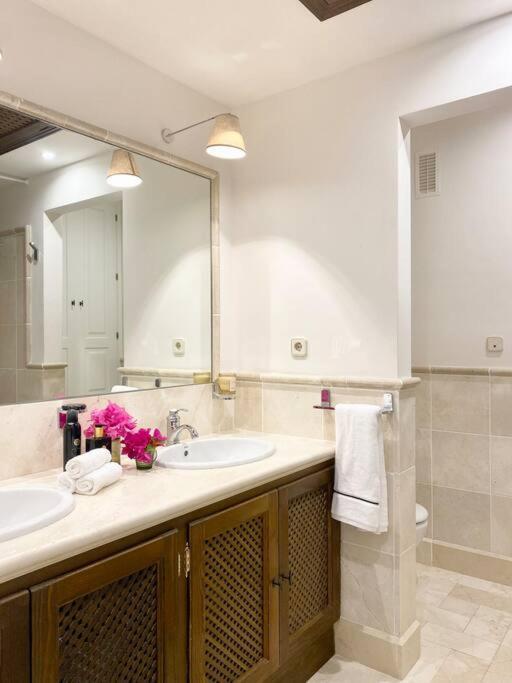 Park Club Apartment *